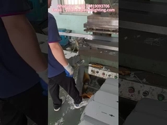 उत्पादन कार्यशाला त्रि-प्रूफ लैंप का बड़े पैमाने पर उत्पादन।