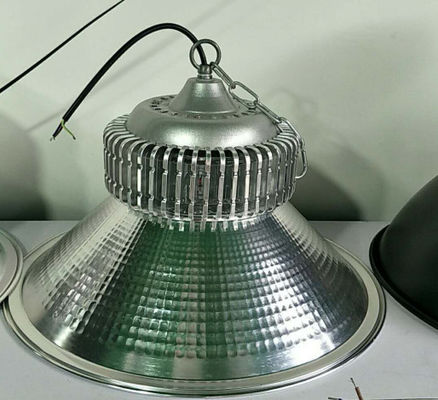 वाइड बीम एंगल एलईडी वेयरहाउस लाइटिंग हाई बे 100W 150W 200W 250W पावर